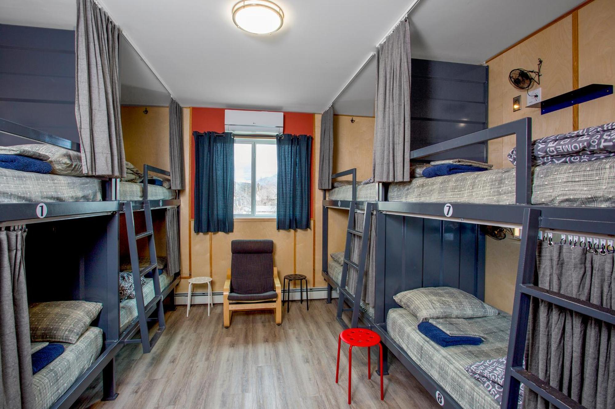 Downtown Hostel *